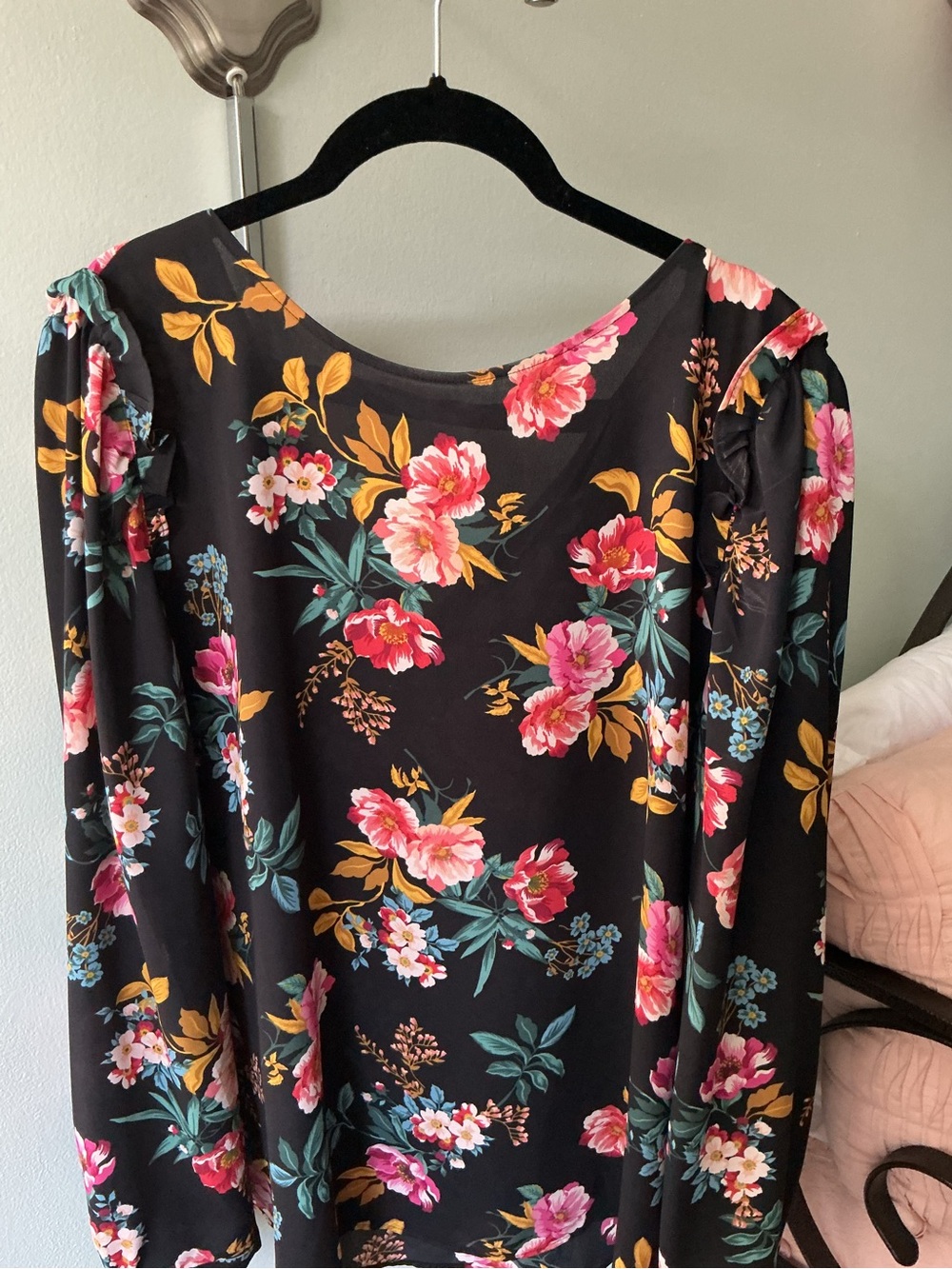 LOFT  XL Black Floral Long-Sleeve Blouse with back detail
